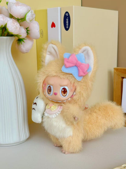 Original Design Milky-pawed Kitten