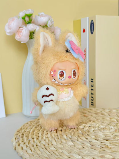 Original Design Milky-pawed Kitten