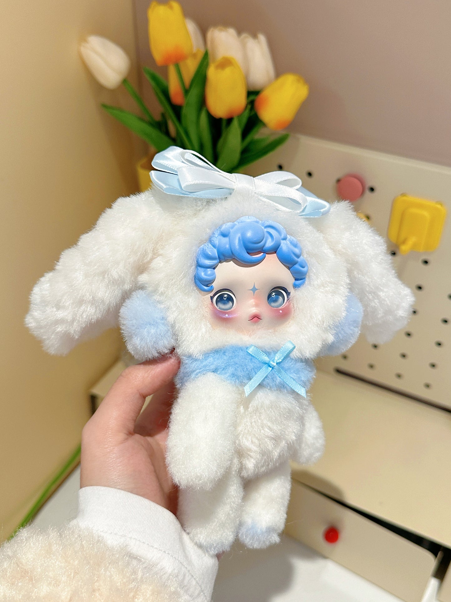 SP Original Design Cinnamon  (moveable hands, stand & sit)