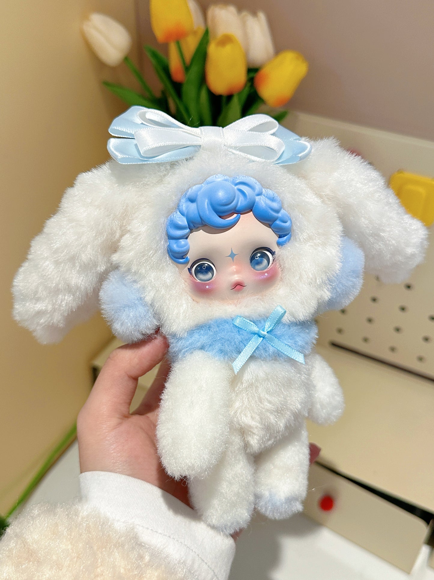 SP Original Design Cinnamon  (moveable hands, stand & sit)