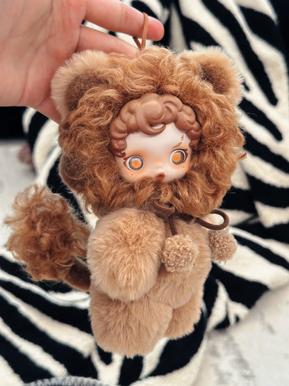 SP Original Design Little Lion  (moveable hands, stand & sit)