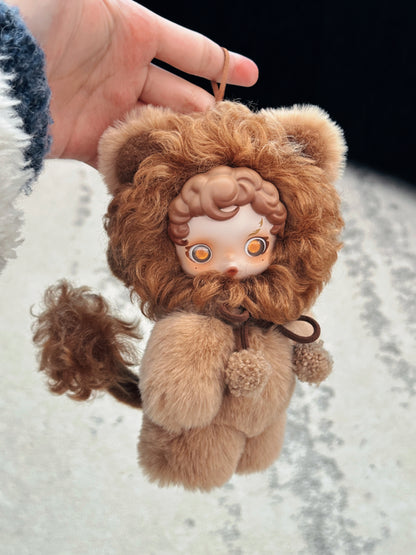 SP Original Design Little Lion  (moveable hands, stand & sit)