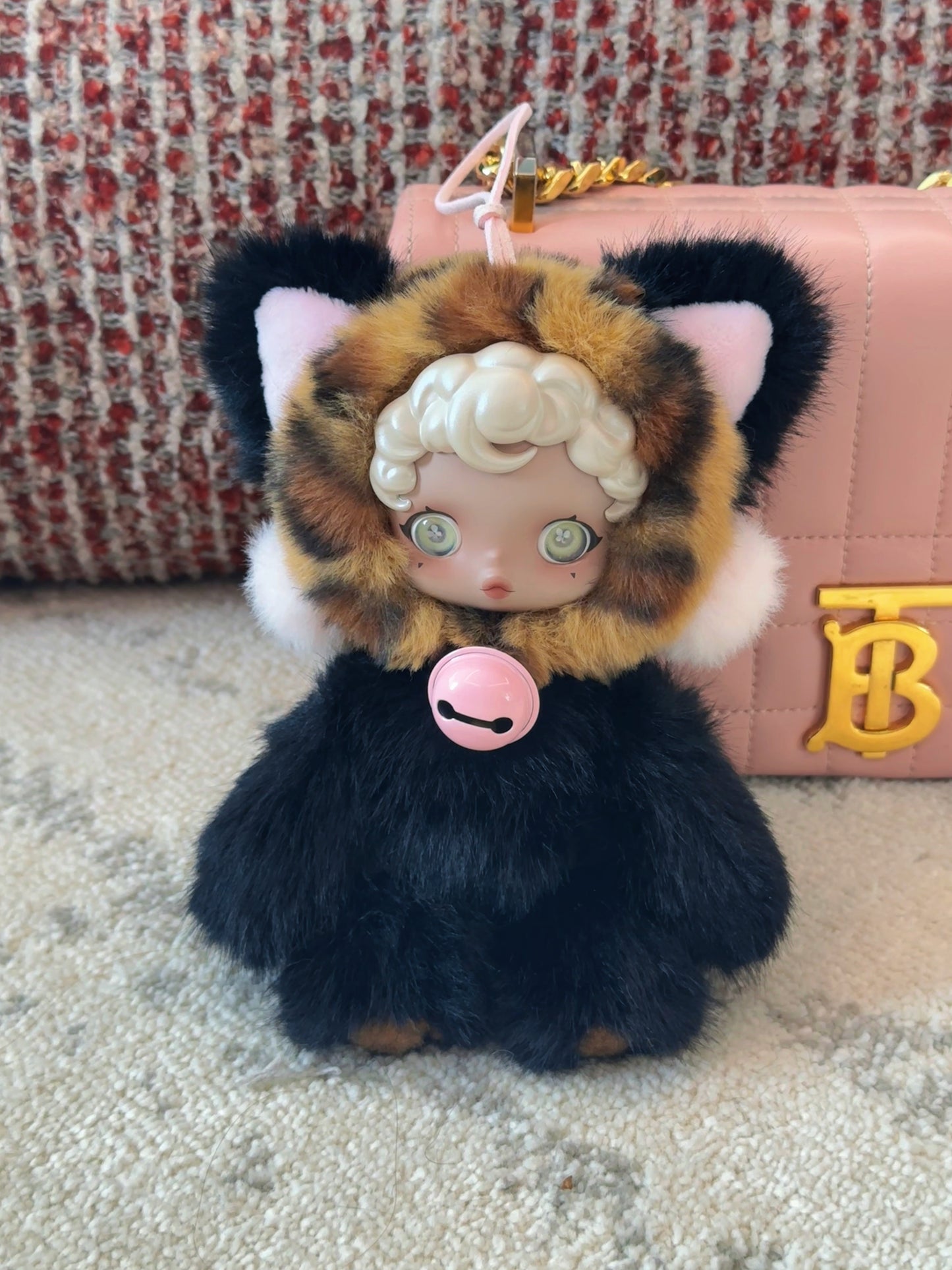 SP Original Design Leopard Black Cat  (moveable hands, stand & sit)