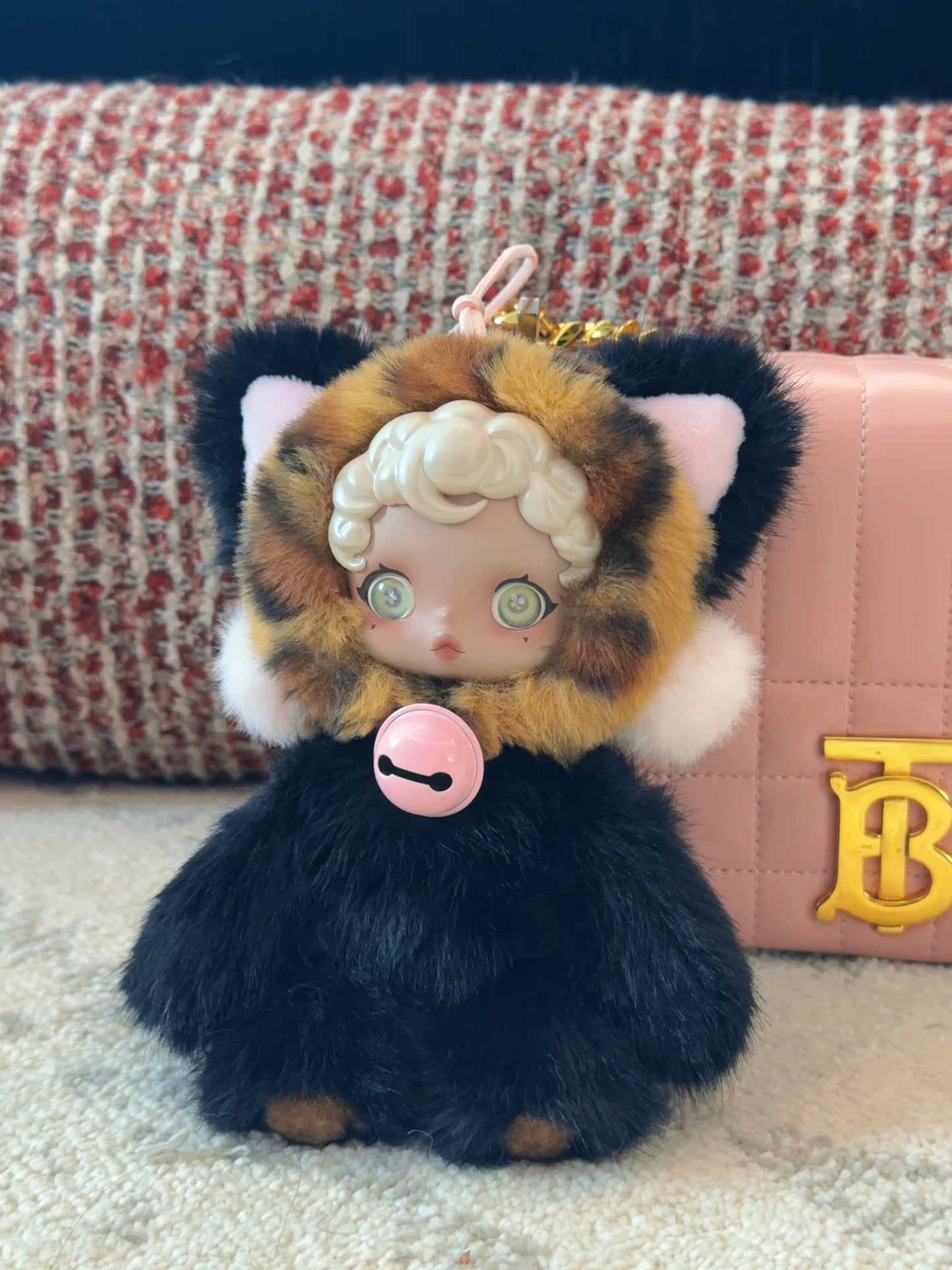 SP Original Design Leopard Black Cat  (moveable hands, stand & sit)