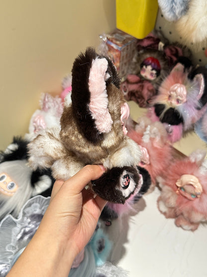 SP Original Design Sitting Kitty