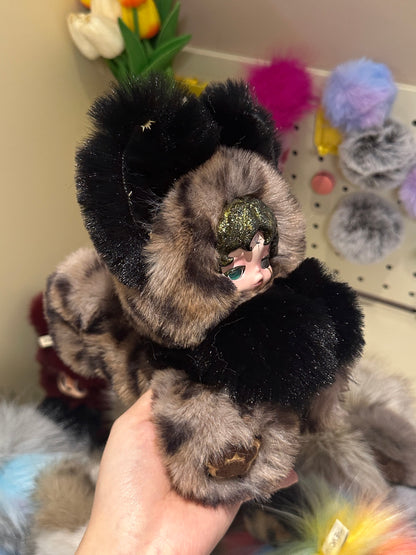 SP Original Design Sitting Kitty