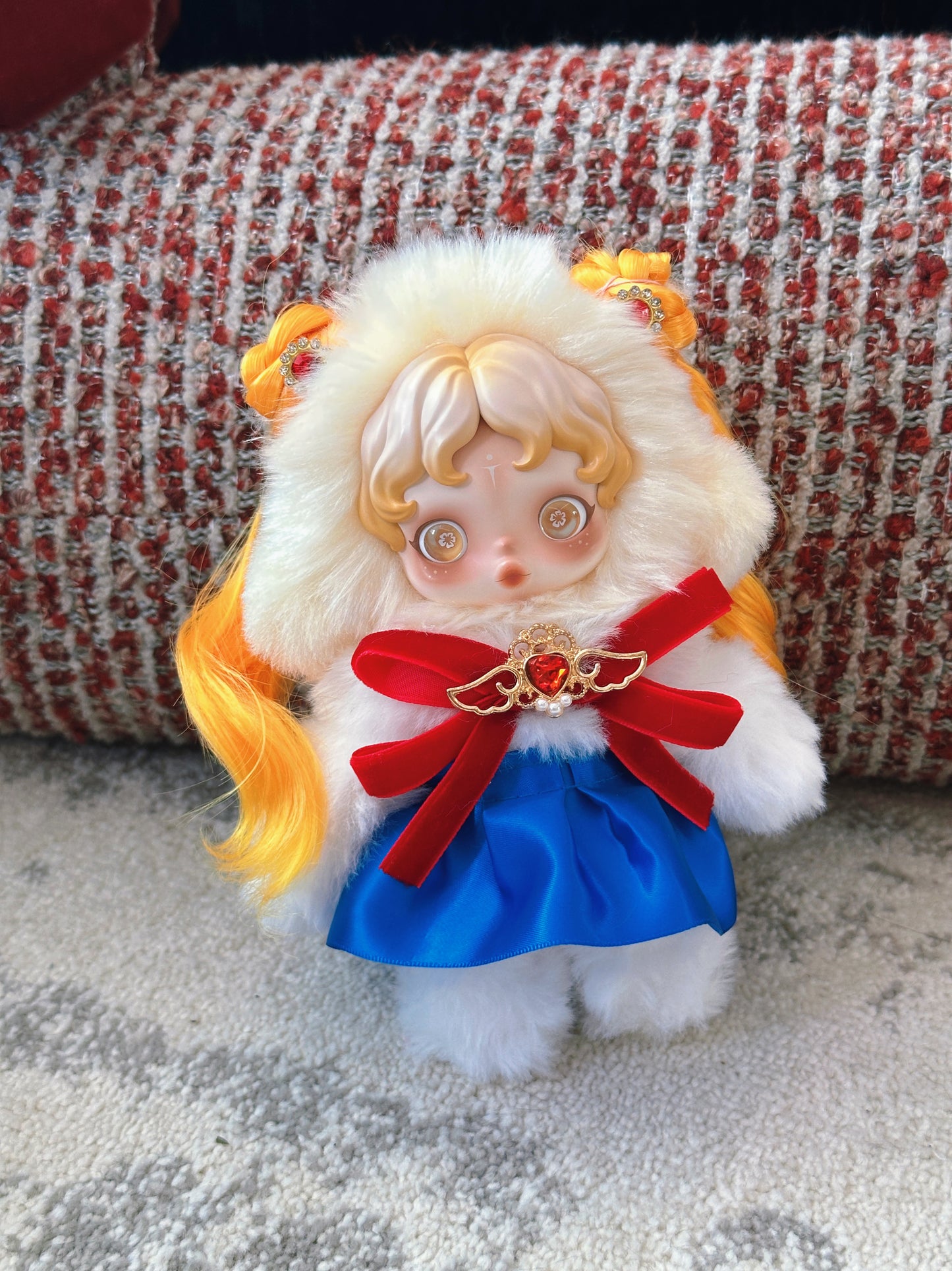 SP Original Design Sailor Moon (moveable hands, stand & sit)
